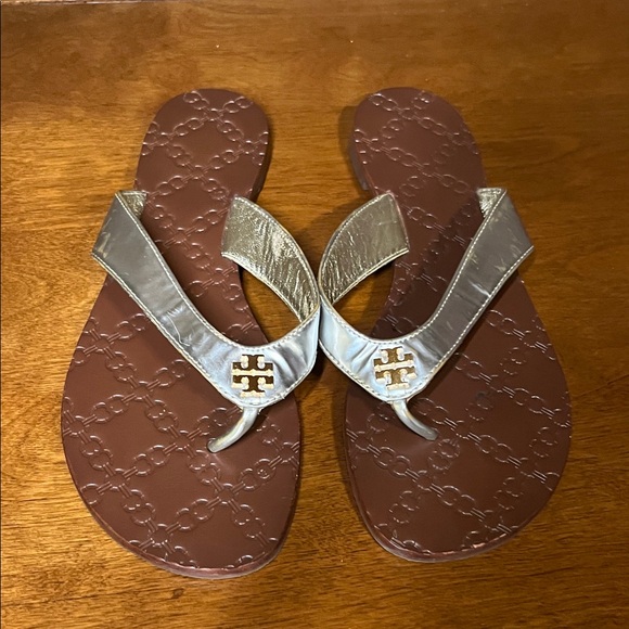 Tory Burch Metallic Silver Gold and Brown Flip Flops 7.5 - Picture 1 of 9
